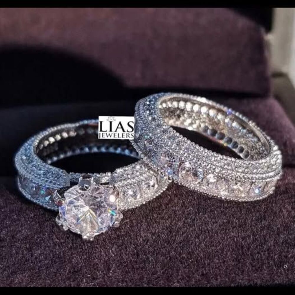 Brand New 18k White Gold Wedding Ring Set